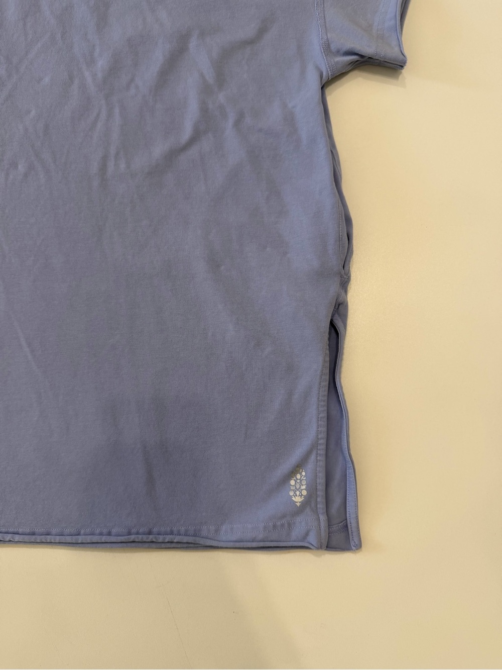 Free People Movement Blue Short Sleeve Crewneck Tee Pockets Size Medium - Picture 2 of 11